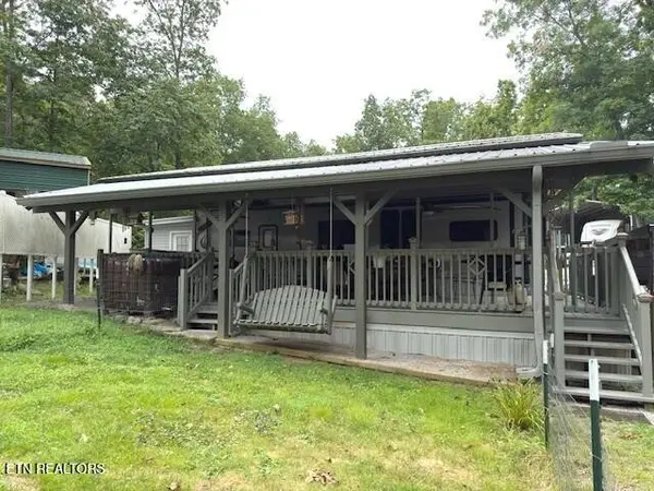 18 Chestnut Oak Drive, Crossville, TN 38571