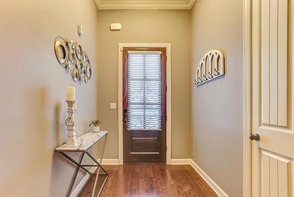 10464 REDMOND CIR, Cordova, TN 38016