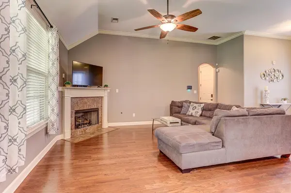 10464 REDMOND CIR, Cordova, TN 38016