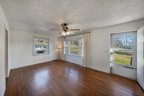 3133 Cloverwood Dr, Nashville, TN 37214