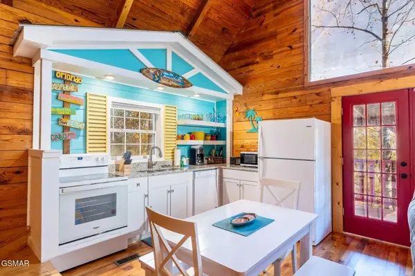 335 Sugar View Dr, Sevierville, TN 37876