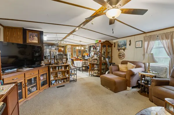 1116 Hillview Ln, Chapmansboro, TN 37035