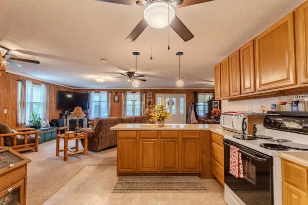 85 NELLS KNOB CV, Bath Springs, TN 38311
