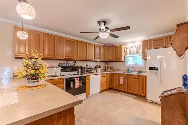85 NELLS KNOB CV, Bath Springs, TN 38311