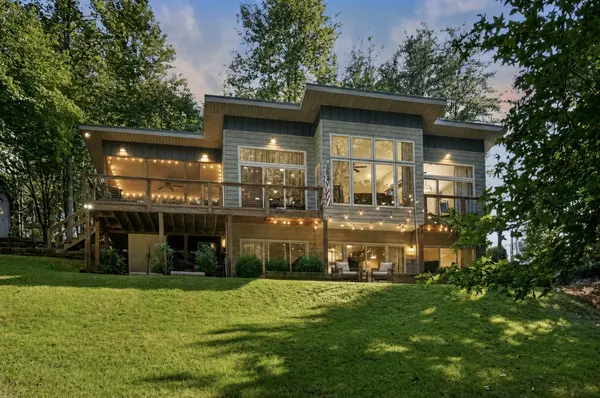 1149 Fairways Dr, Smithville, TN 37166