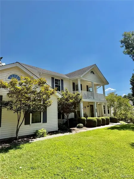 1842 Shadywood CT, Chesterfield, MO 63017
