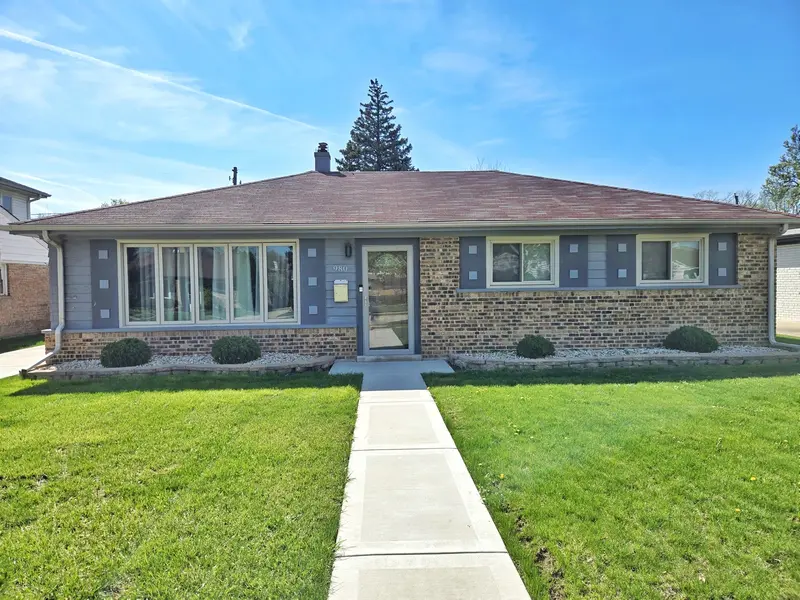 980 W Grant DR, Des Plaines, IL 60016