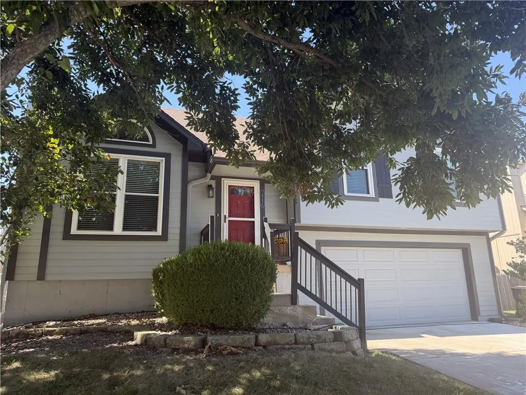 16296 S Hunter ST, Olathe, KS 66062