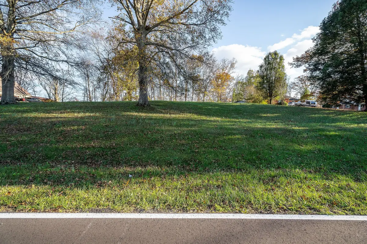0 Indian Mound Dr, Mcminnville, TN 37110