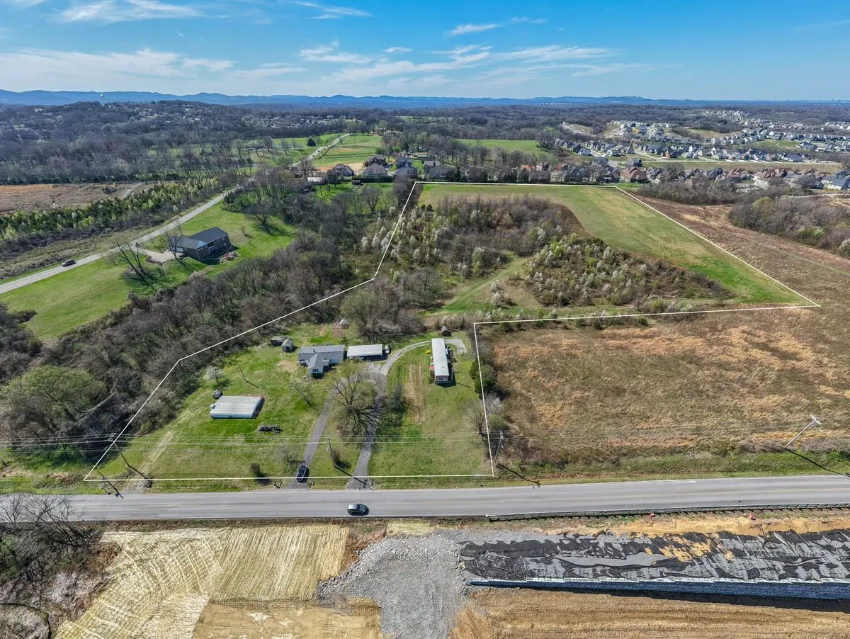 930 Waldron Rd, La Vergne, TN 37086
