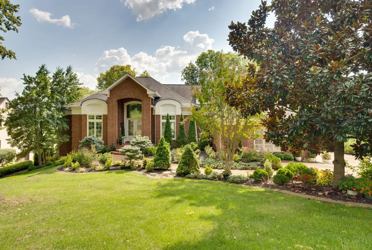 8 Carmel Ln, Brentwood, TN 37027