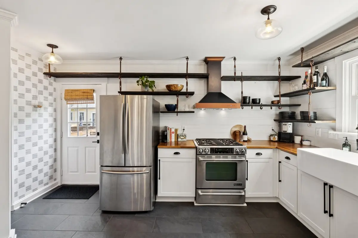 951 Graybar Ln, Nashville, TN 37204