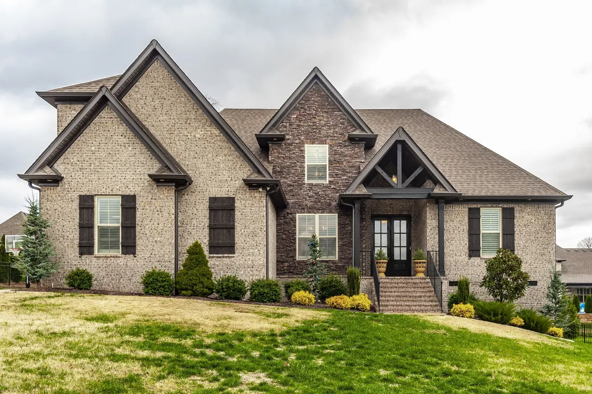 2024 Hawkwell Cir, Hendersonville, TN 37075