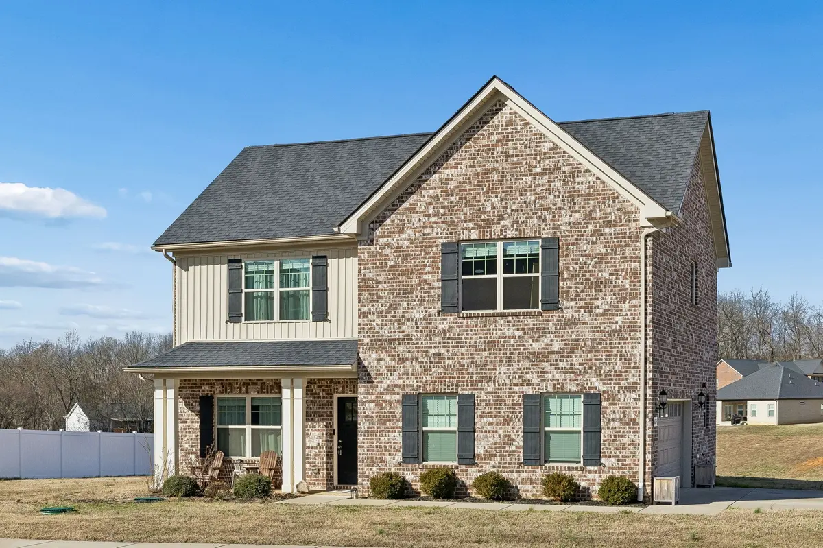 615 Reflections Ln, Pleasant View, TN 37146