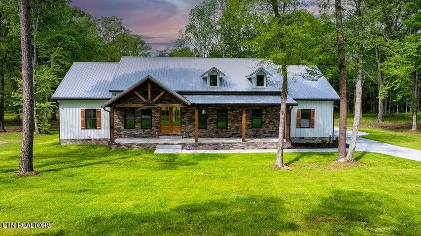 455 Sunset Harbor Drive, Dandridge, TN 37725