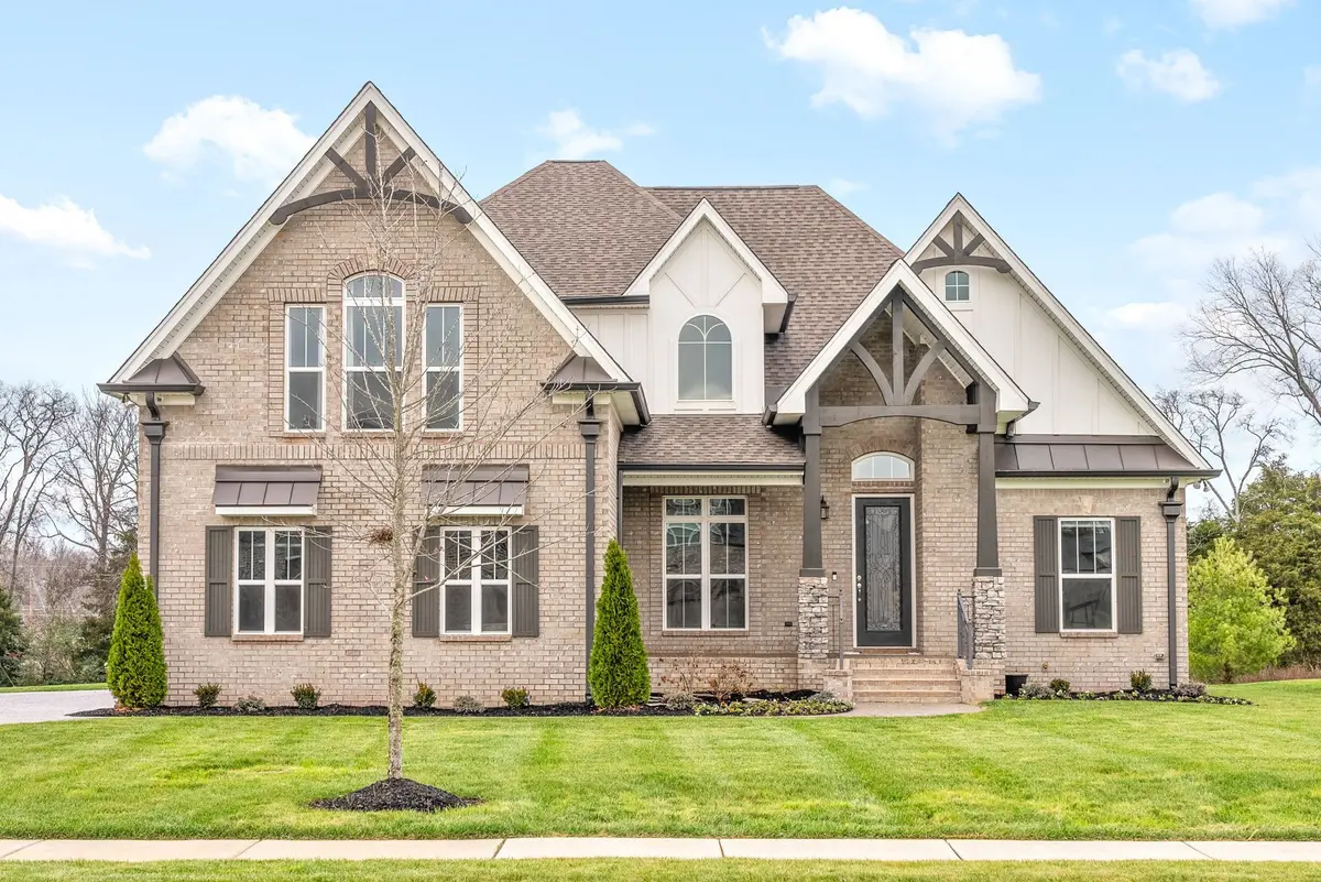 811 Brook Trl, Lebanon, TN 37087