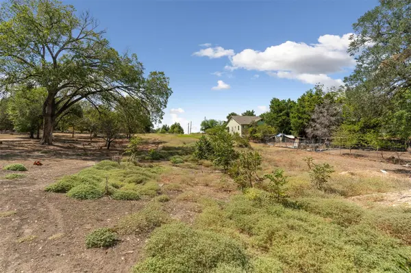 2404 Thrasher LN, Austin, TX 78741
