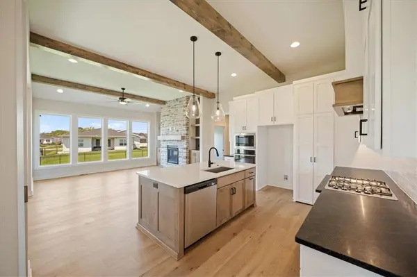 2622 SW Barley Field DR, Lee's Summit, MO 64082