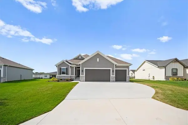 2618 SW Barley Field DR, Lee's Summit, MO 64082