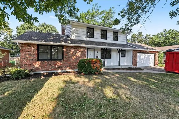 610 NE Magnolia ST, Lee's Summit, MO 64063