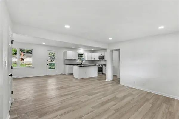 610 NE Magnolia ST, Lee's Summit, MO 64063