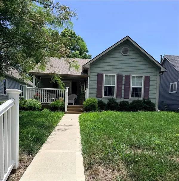 1209 High ST, Leavenworth, KS 66048