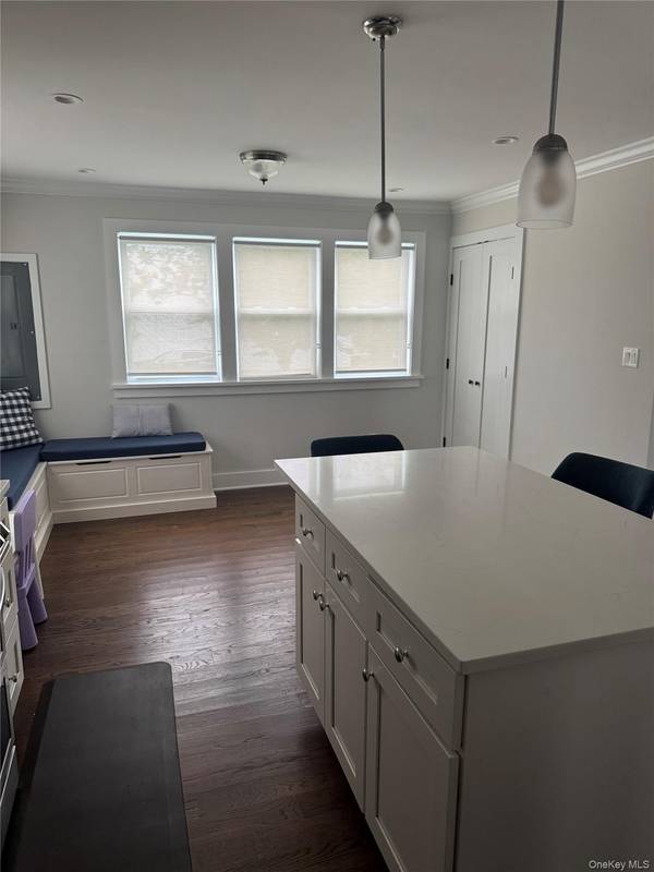 3215 Eastern Pkwy, Baldwin, NY 11510