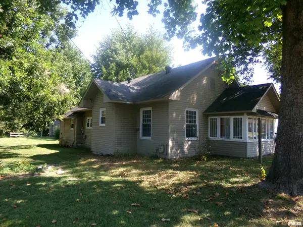 1315 W MONROE ST, Herrin, IL 62948
