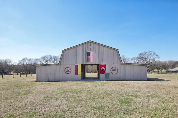 521 General Kershaw Dr, Old Hickory, TN 37138