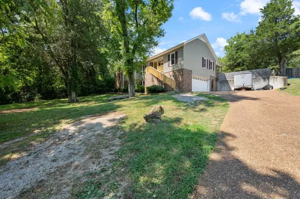 308 Due Ln, Columbia, TN 38401