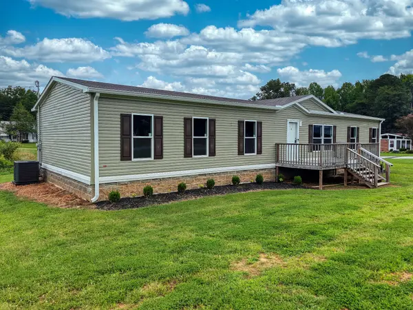 221 N Parkway St, Dresden, TN 38225