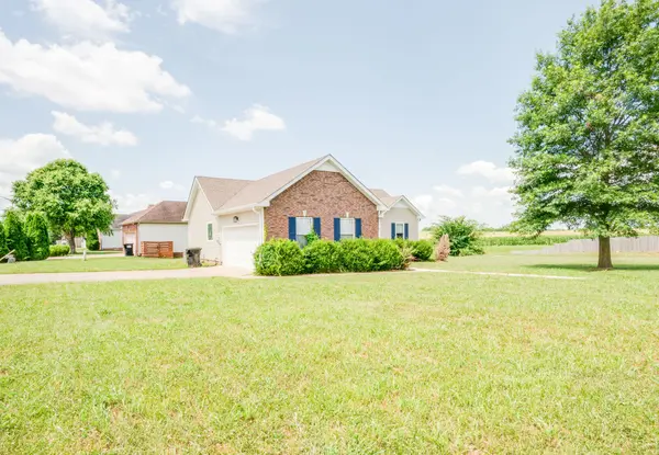 838 Samantha Ln, Clarksville, TN 37040