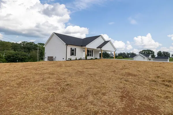 45 Baker Ct, Lawrenceburg, TN 38464