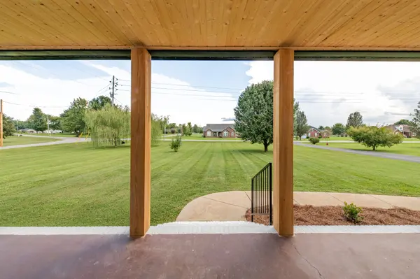 2000 Young Ln, Chapel Hill, TN 37034