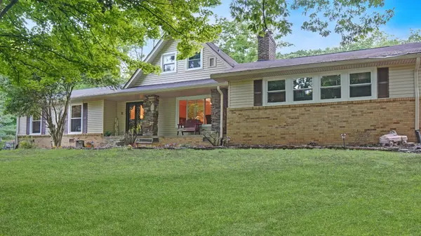 524 Indian Lake Rd, Hendersonville, TN 37075