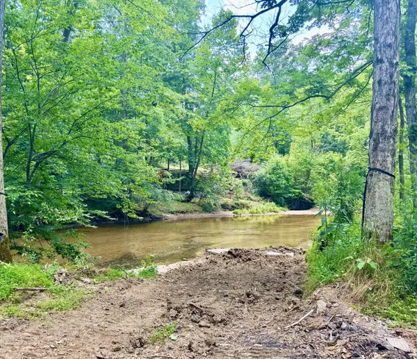 1080 Henley Rd, Ashland City, TN 37015