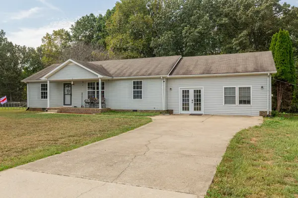 2576 Farms Cir, Woodlawn, TN 37191