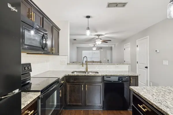 102 Cobblestone Place Dr, Goodlettsville, TN 37072