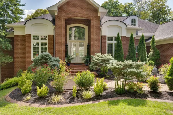 8 Carmel Ln, Brentwood, TN 37027