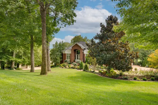 8 Carmel Ln, Brentwood, TN 37027