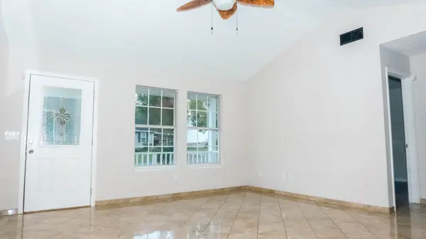 618 Cedar Bend Ln, La Vergne, TN 37086