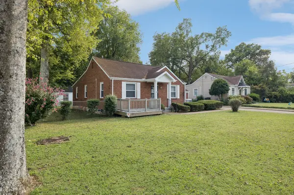 956 Graybar Ln, Nashville, TN 37204