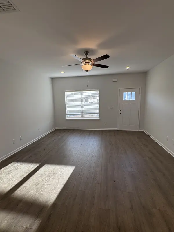 425 Burton Farm Dr, Smyrna, TN 37167