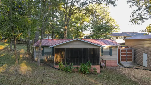 620 Mansard Island Dr, Springville, TN 38256