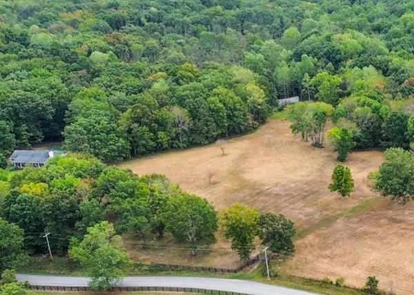 1165A Mount Pleasant Rd,  Kingston Springs,  TN 37082