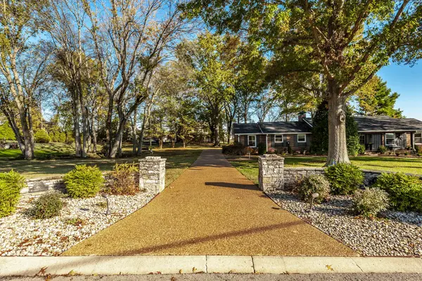 654 Bay Point Dr, Gallatin, TN 37066