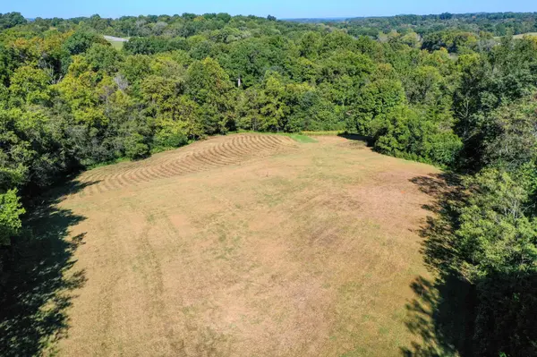 2102 New Lewisburg Hwy, Columbia, TN 38401