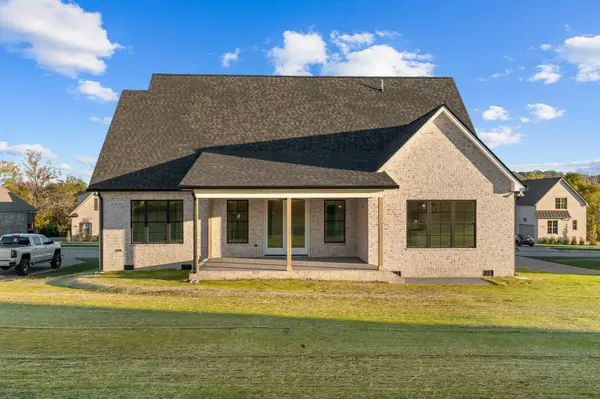 307 Oaks Xing, Lebanon, TN 37087