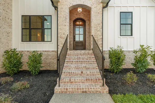 307 Oaks Xing, Lebanon, TN 37087