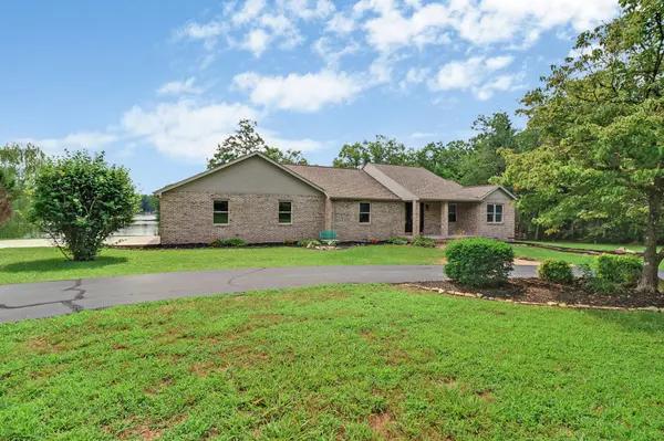 8621 Cherokee Trl, Crossville, TN 38572